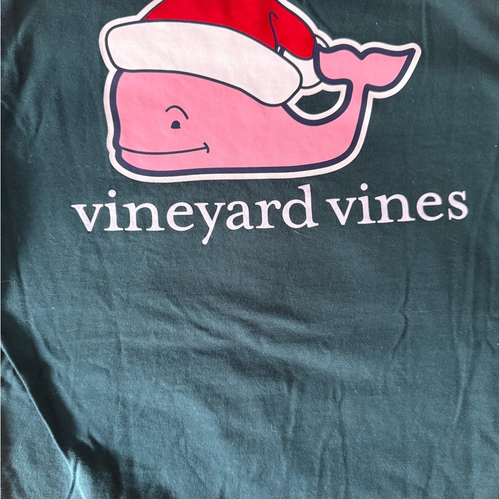 Vineyard vines youth Christmas T-shirt size M excellent condition.